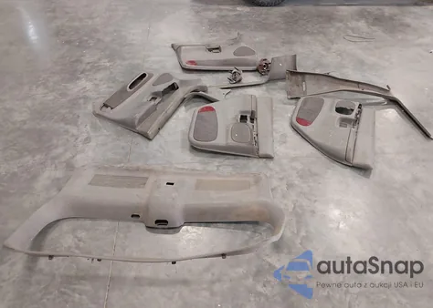 2000 Ford Explorer Xls z USA, uszkodzony, nr VIN 1FMZU72X1YZB29785